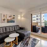 아파트 New With Sea View And Pool