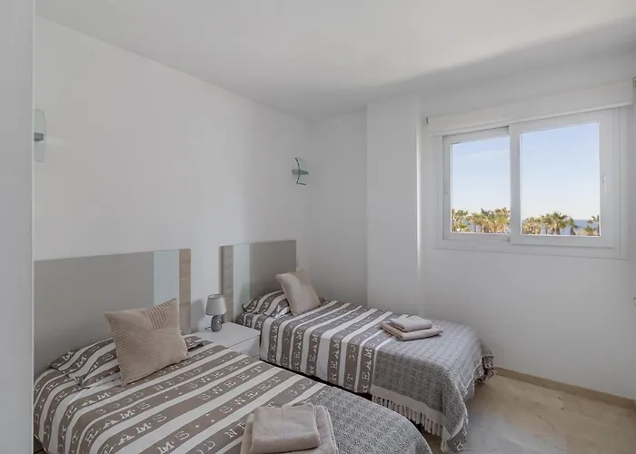 New With Sea View And Pool Appartement